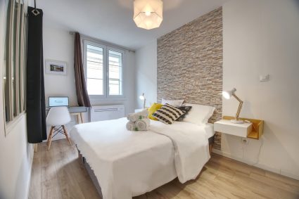 001b La chambre avec 1 lit double, matelas Bultex